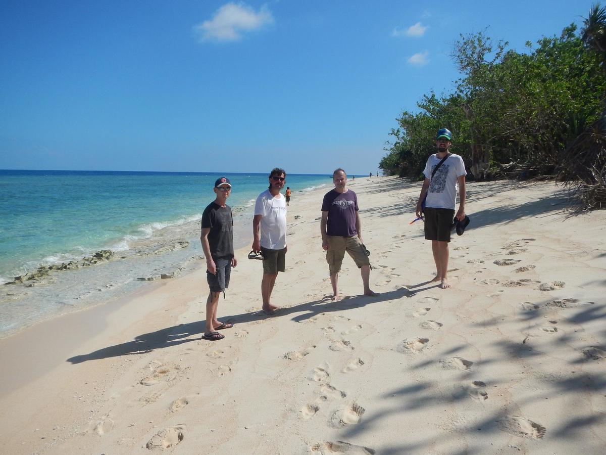 Sablayan Gustav'S Place Silver Beach Dive Resort Kültér fotó